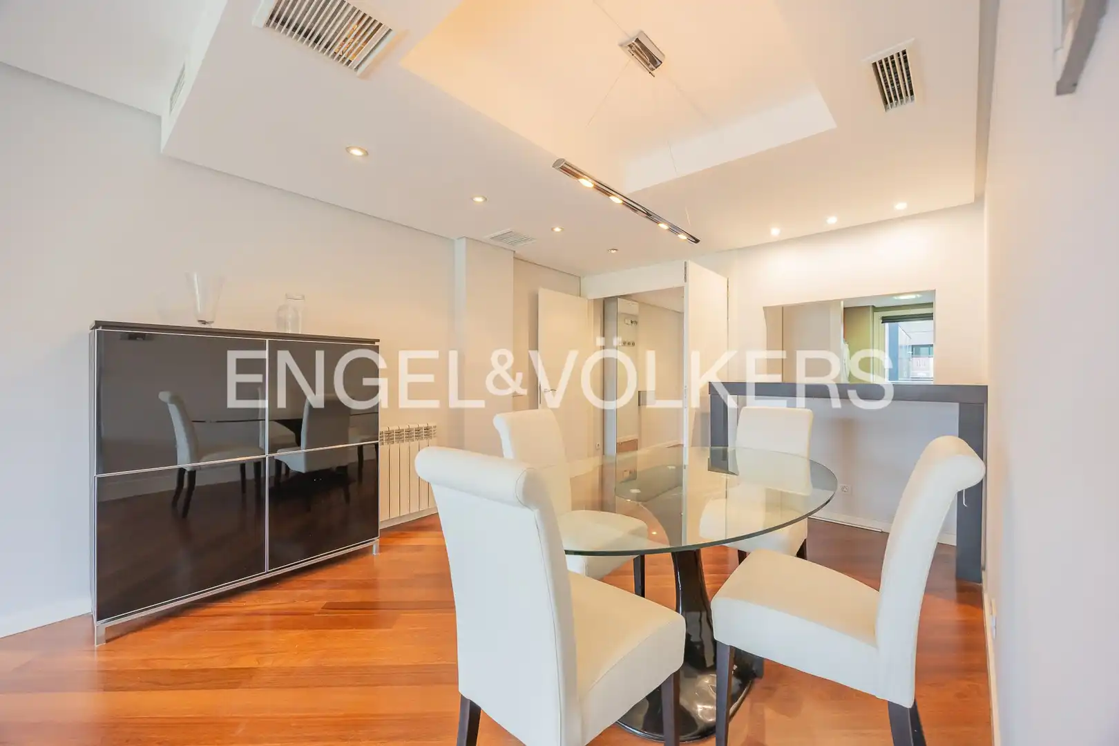Dining room of Flat for sale in Bilbao   with Air Conditioner, Heating and Parquet flooring