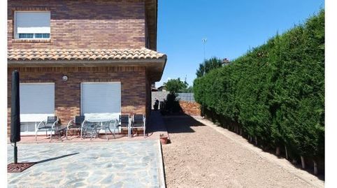Foto 2 de Casa o chalet en venta en Cadrete, Zaragoza