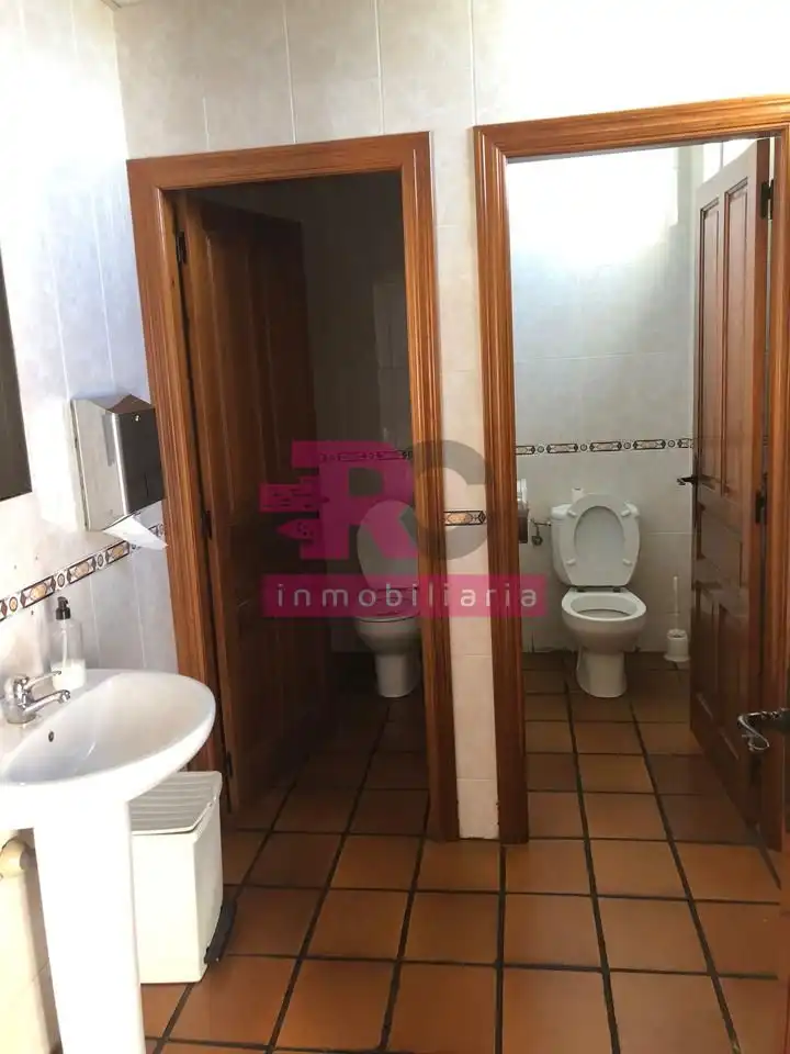 Bathroom of Commercial properties for sale in Cabrerizos