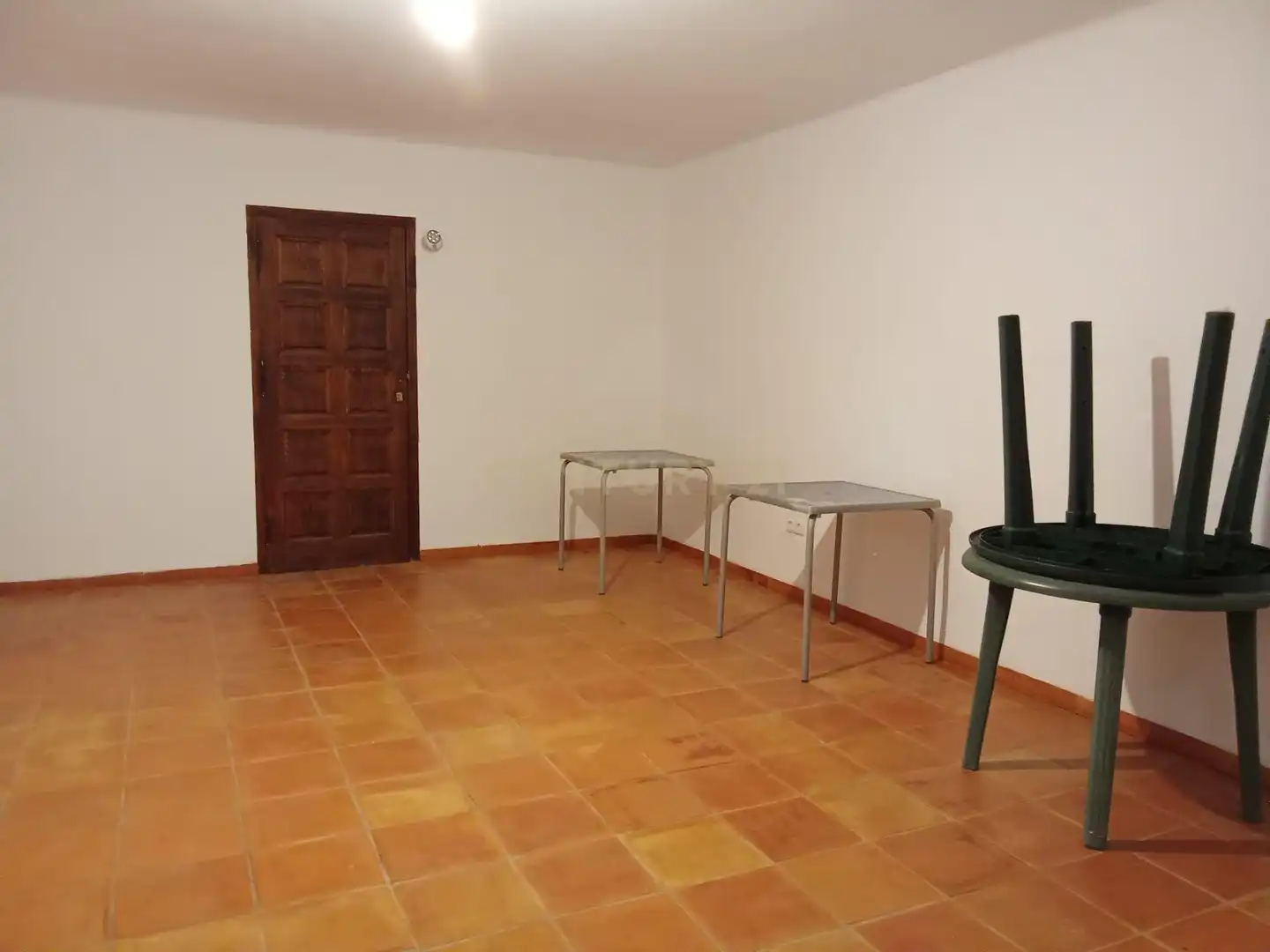 Oficina de alquiler en La Taha