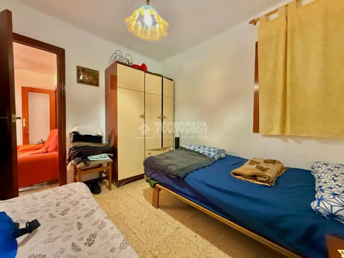 Habitación de Piso en venta en Santa Coloma de Gramenet con Balcón