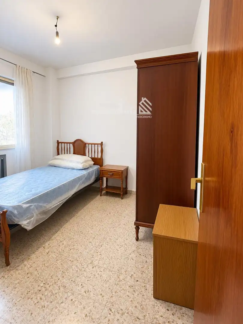 Dormitori de Pis en venda en San Bernardo - Carmelitas - Campus
