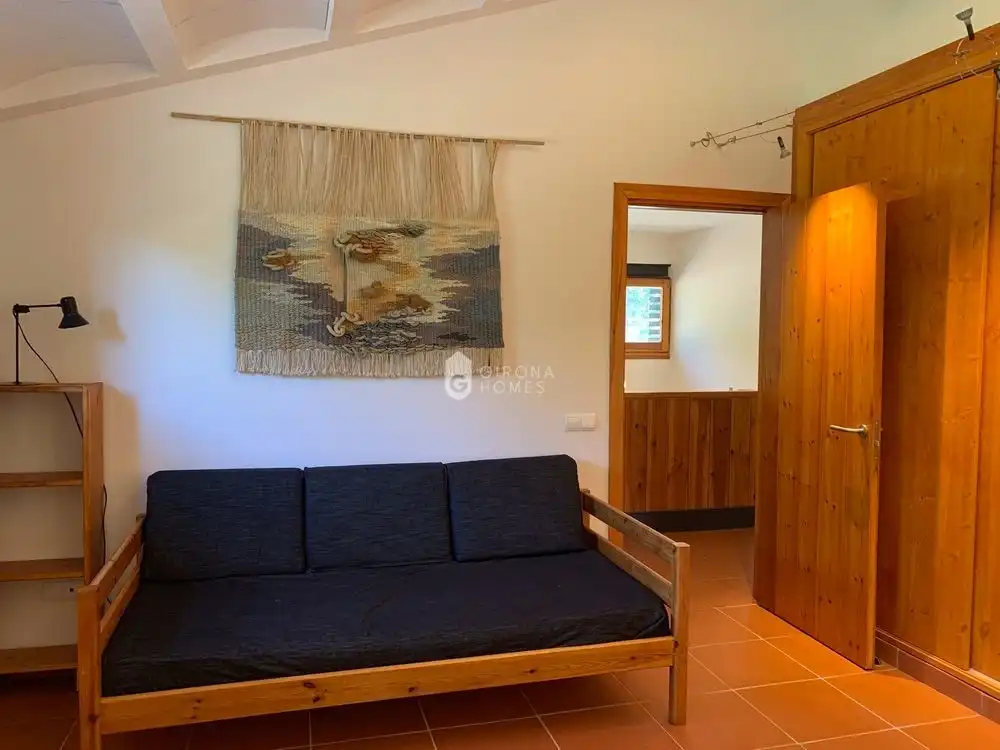 Living room of Country homes for rent in Girona  with Air Conditioner, Heating and Private garden