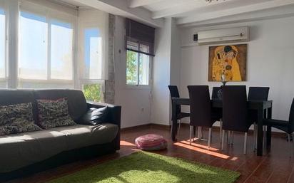 Living room of Flat for sale in  Sevilla Capital  with Air Conditioner, Heating and Storage room