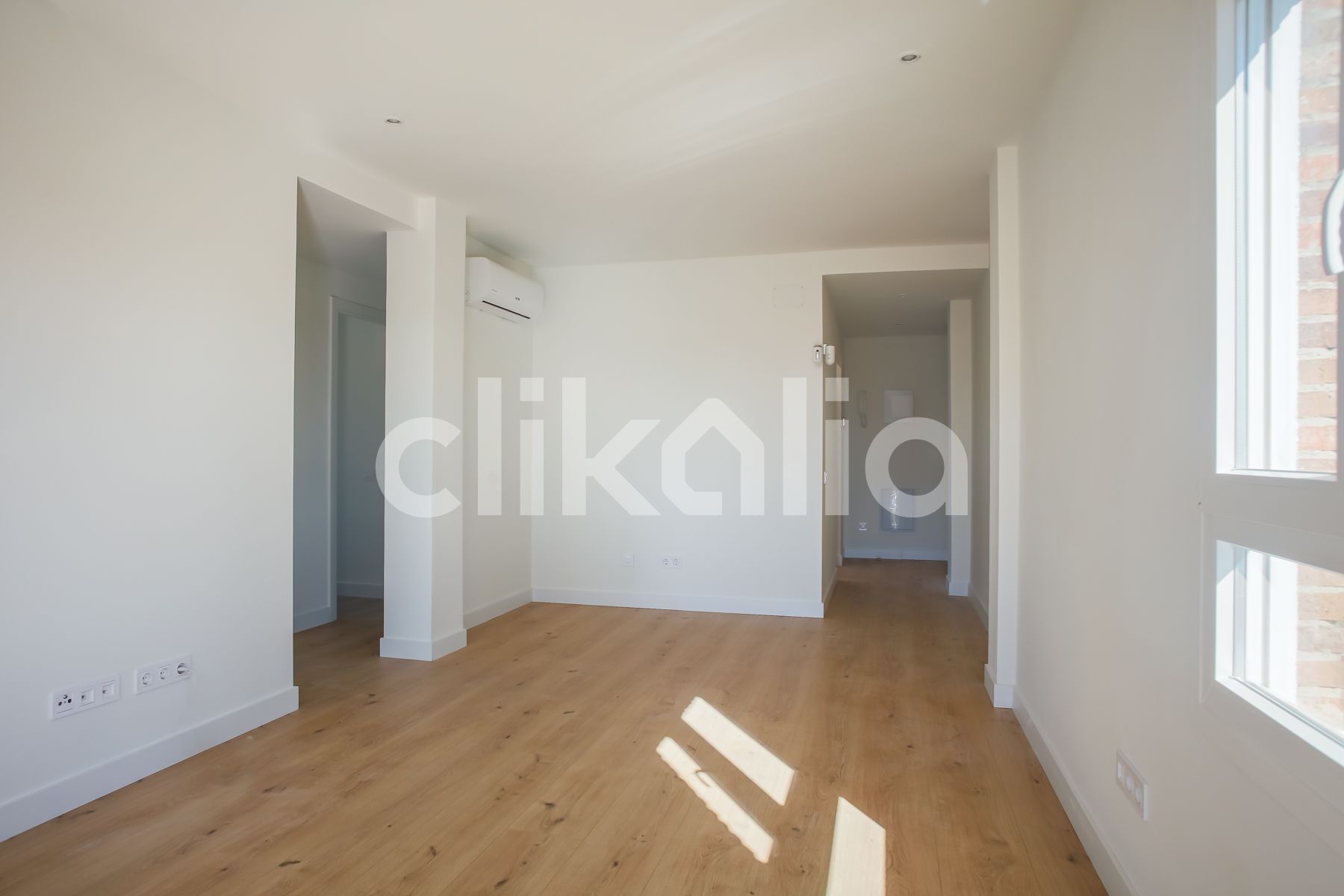 Bedroom of Flat for sale in  Madrid Capital  with Air Conditioner, Heating and Private garden