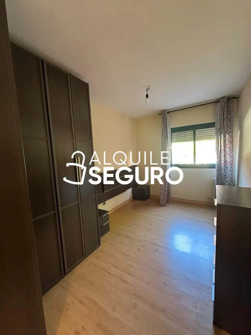 Schlafzimmer von Wohnung zur Miete in Móstoles mit Klimaanlage, Heizung und Schwimmbad