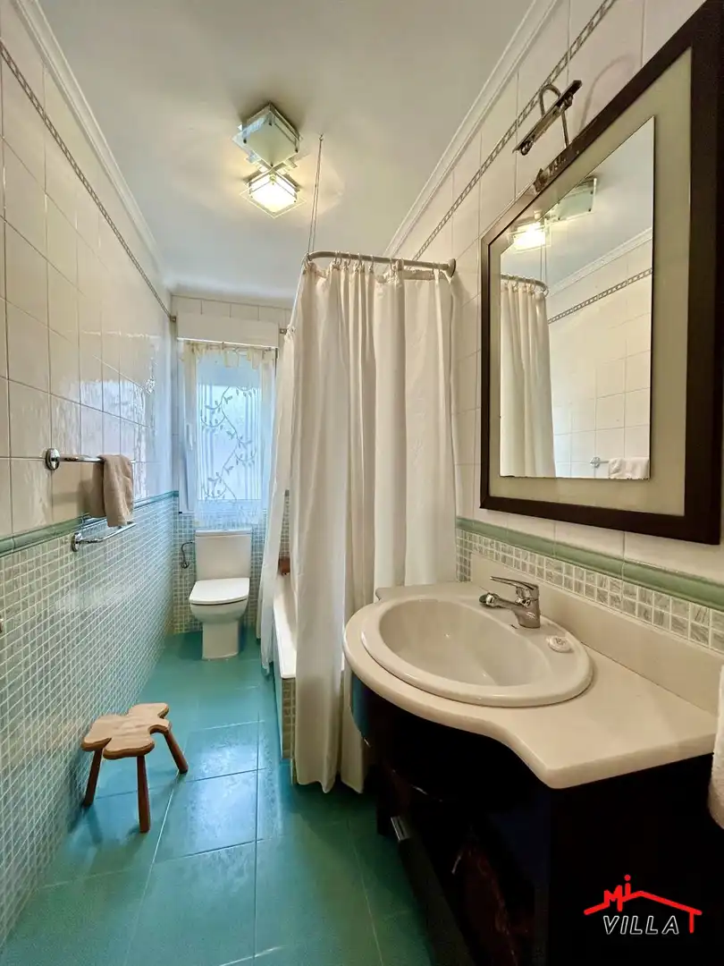 Baño de Piso en venta en Laredo con Calefacción