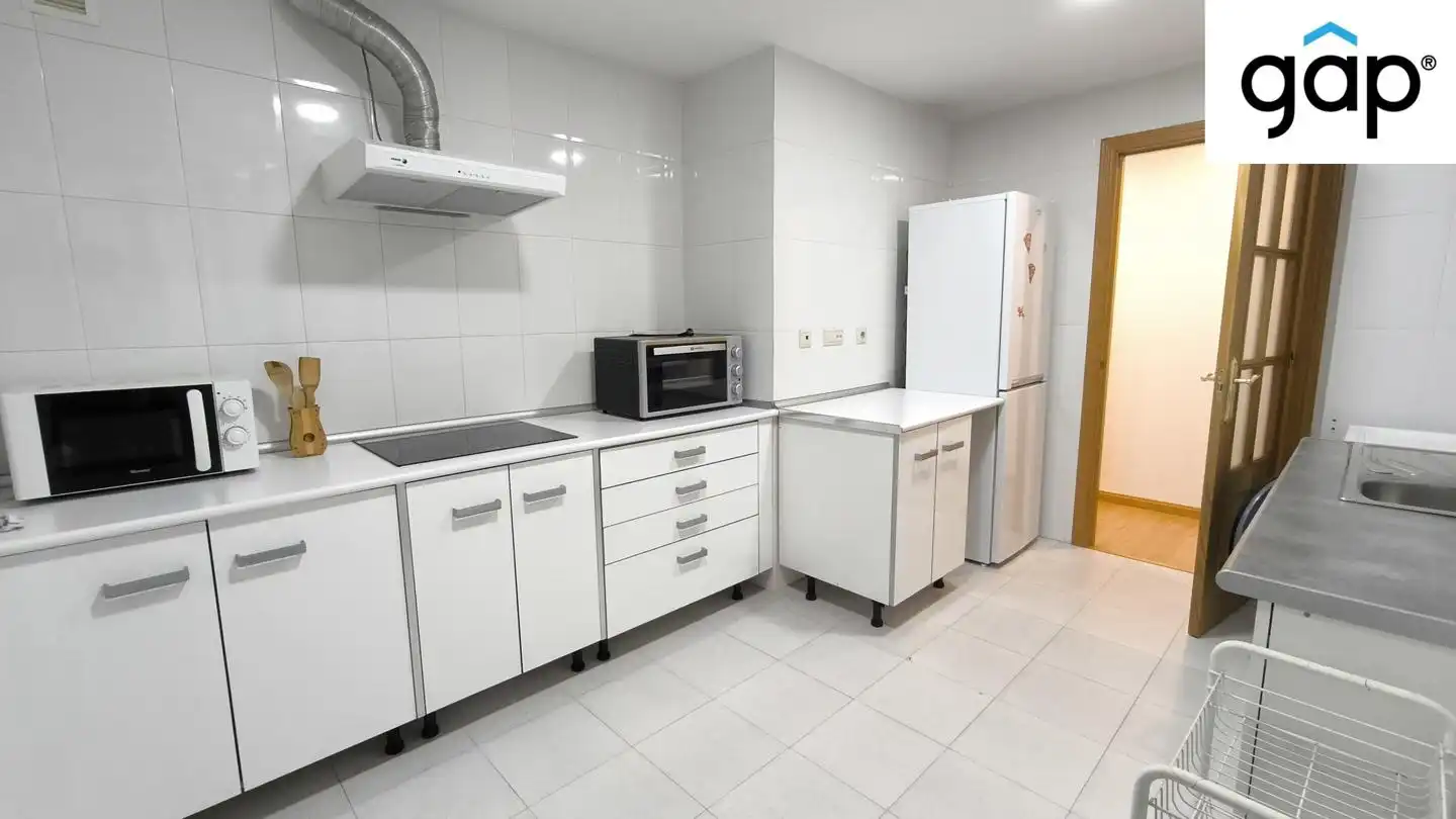 Cocina de Piso en venta en Cuenca con Calefacción, Trastero y Amueblado