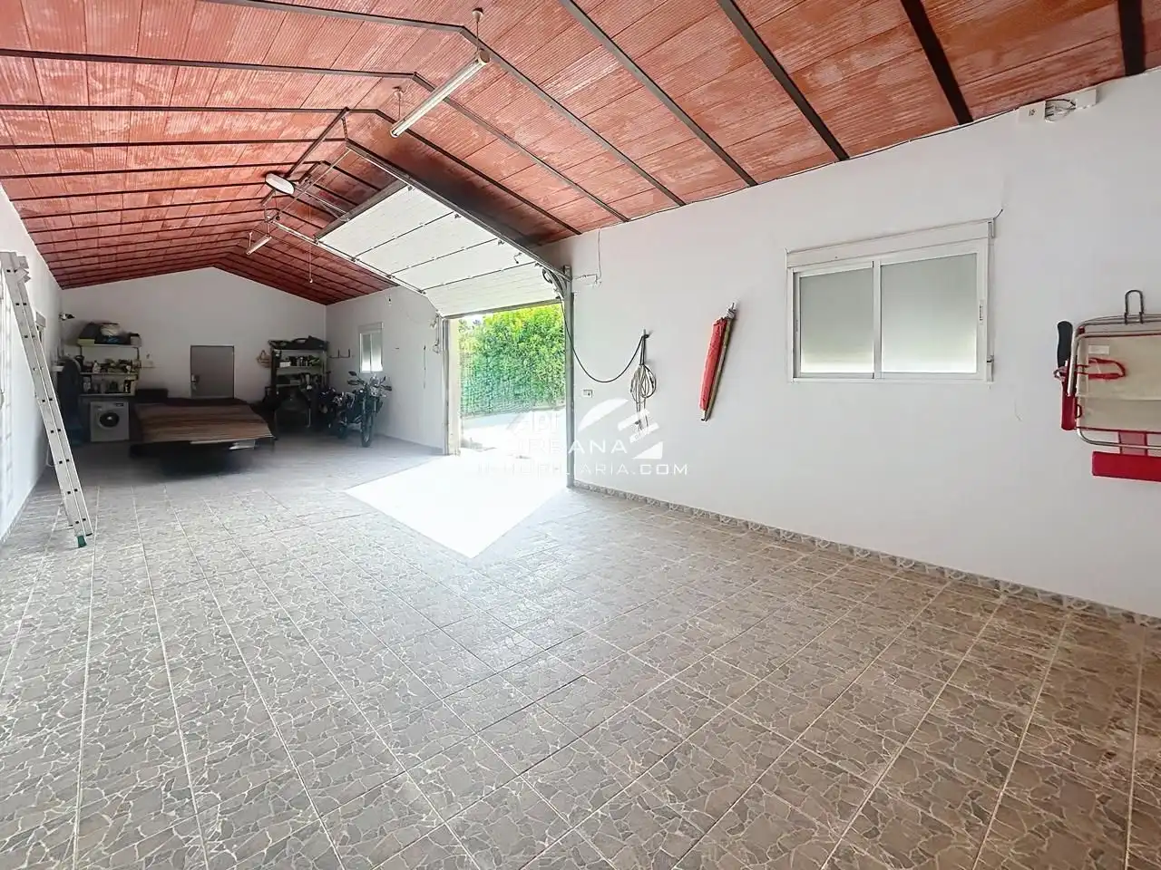 Parking de Casa o chalet en venta en Lucena con Aire acondicionado, Jardín privado y Terraza