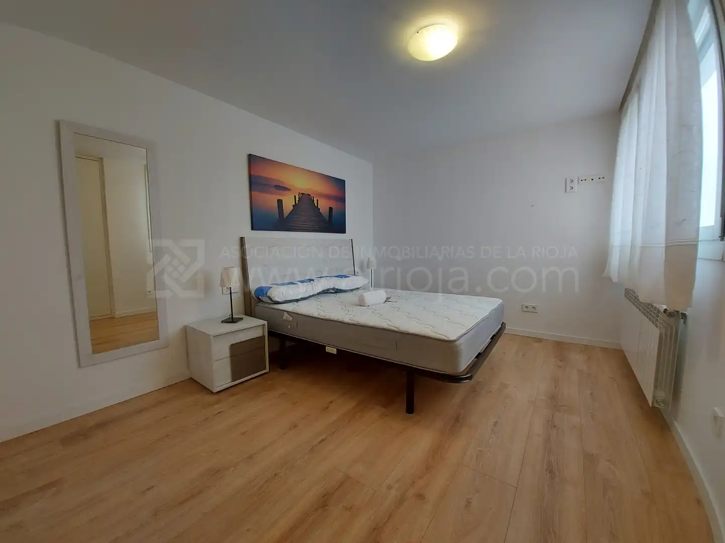 Habitación de Piso de alquiler en  Logroño con Calefacción y Amueblado