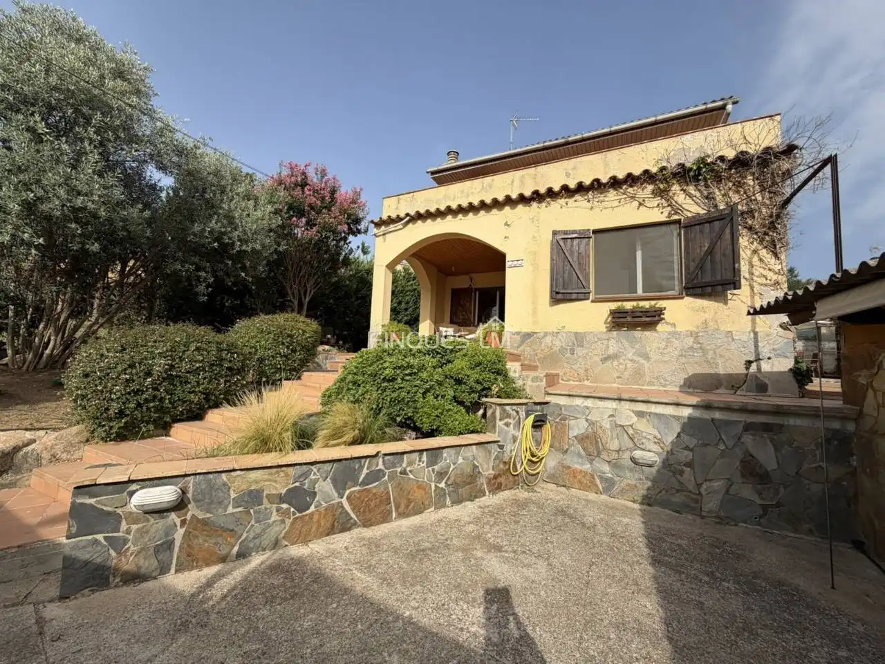 Casa amb jardí en venda a Calle Tarragona 31