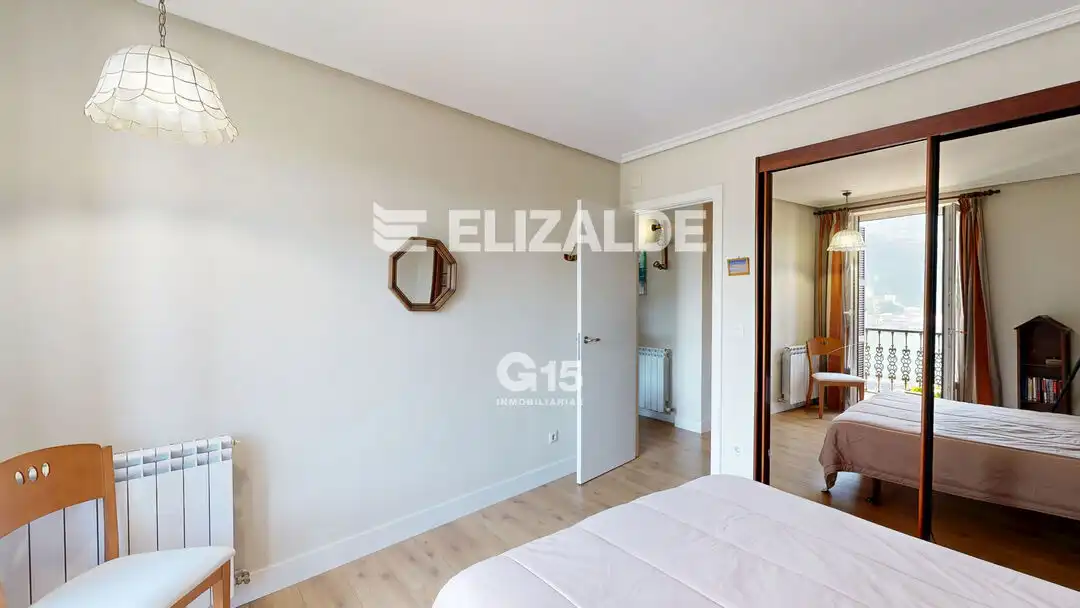 Habitación de Piso en venta en Donostia - San Sebastián  con Calefacción, Trastero y Balcón