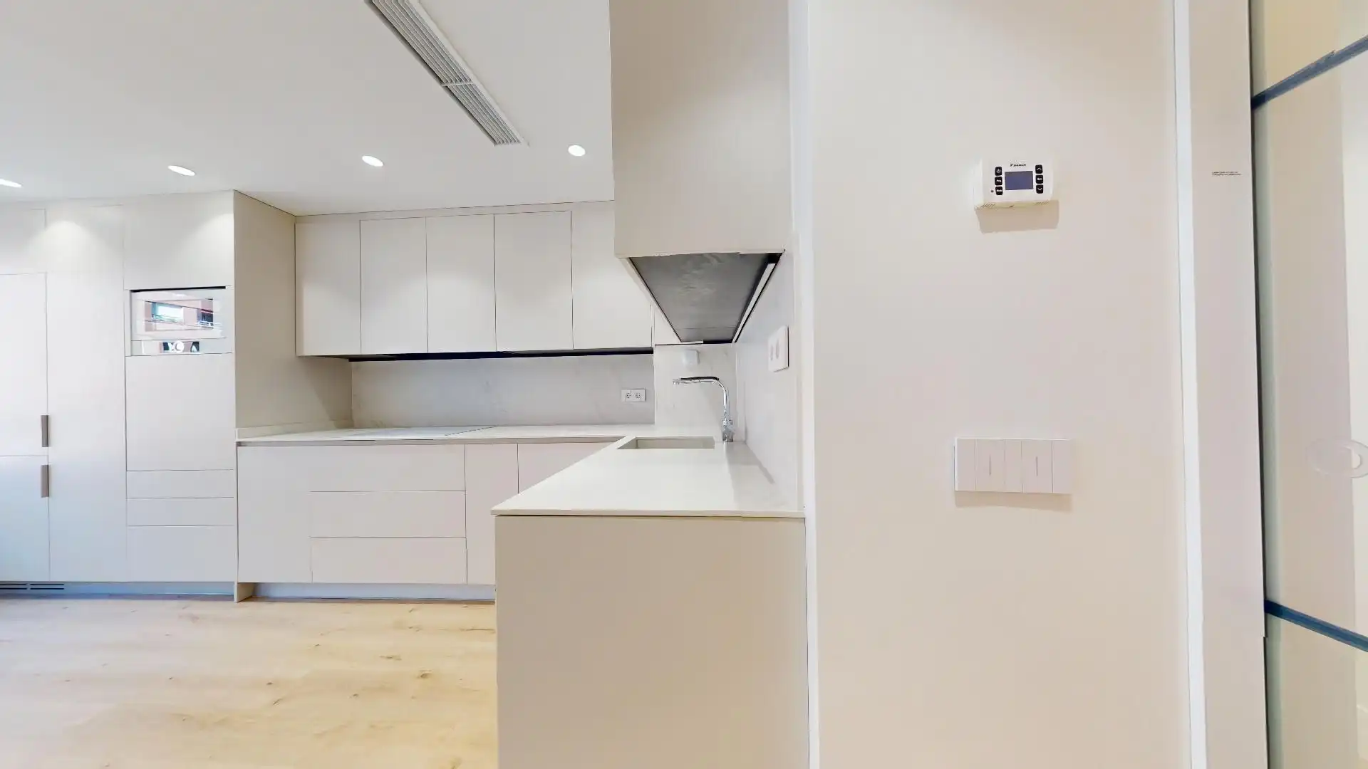 Kitchen of Flat for rent in Madrid  with Air Conditioner, Heating and Storage room