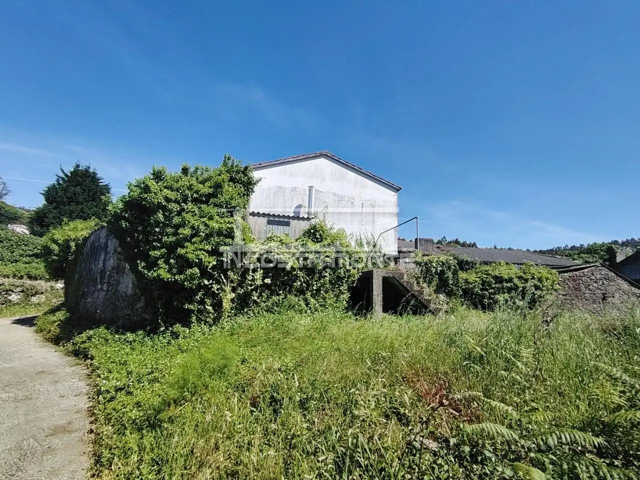 Houses for sale in Cee  with Heating