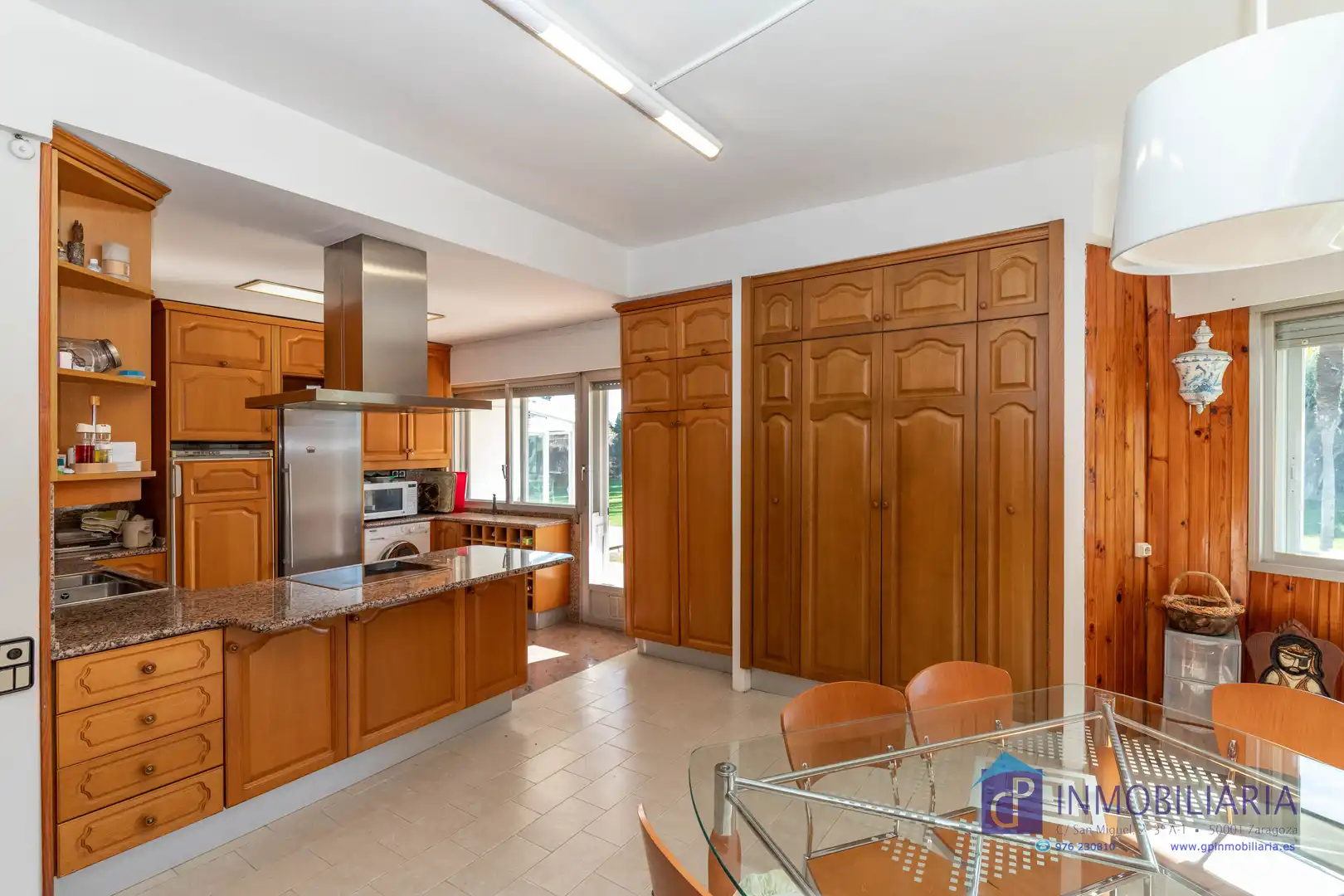 Cocina de Casa o chalet en venta en Zaragoza con Aire acondicionado, Calefacción y Jardín privado