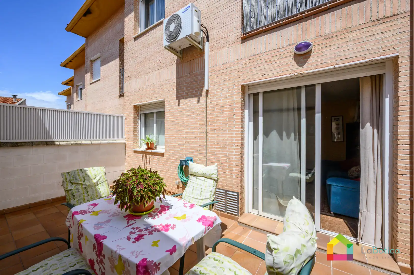 Terrace of Detached homes for sale in Esquivias  with Air Conditioner, Heating and Balcony