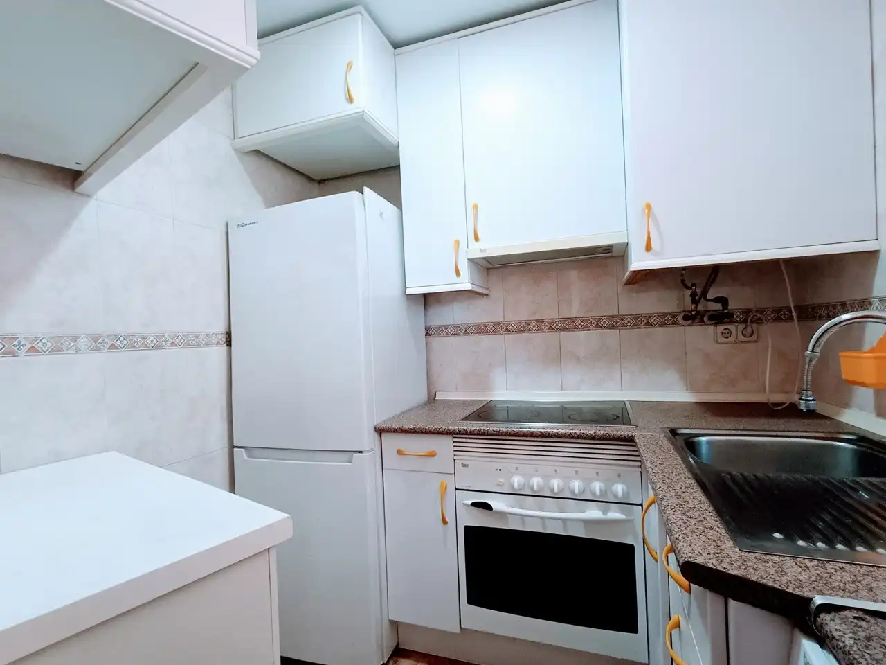 Cocina de Dúplex de alquiler en Madrid con Aire acondicionado, Amueblado y Horno