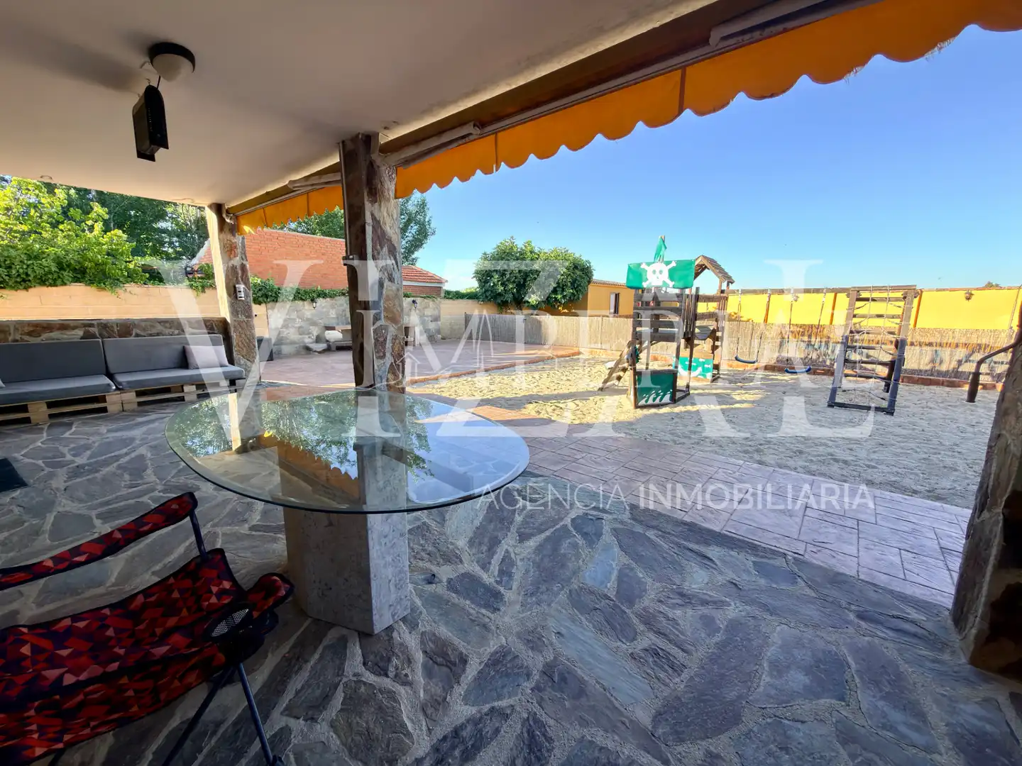 Terrasse von Haus oder Chalet zum Verkauf in El Viso de San Juan mit Klimaanlage, Heizung und Privatgarten