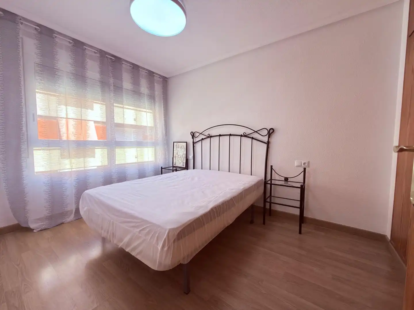 Dormitori de Apartament en venda en Alicante / Alacant amb Aire condicionat i Moblat