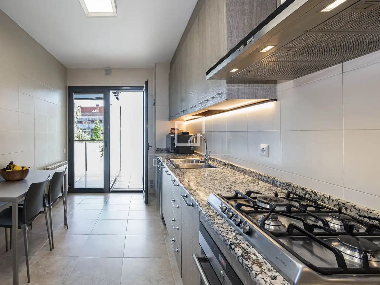 Kitchen of Flat for sale in Sant Cugat del Vallès  with Air Conditioner, Heating and Terrace