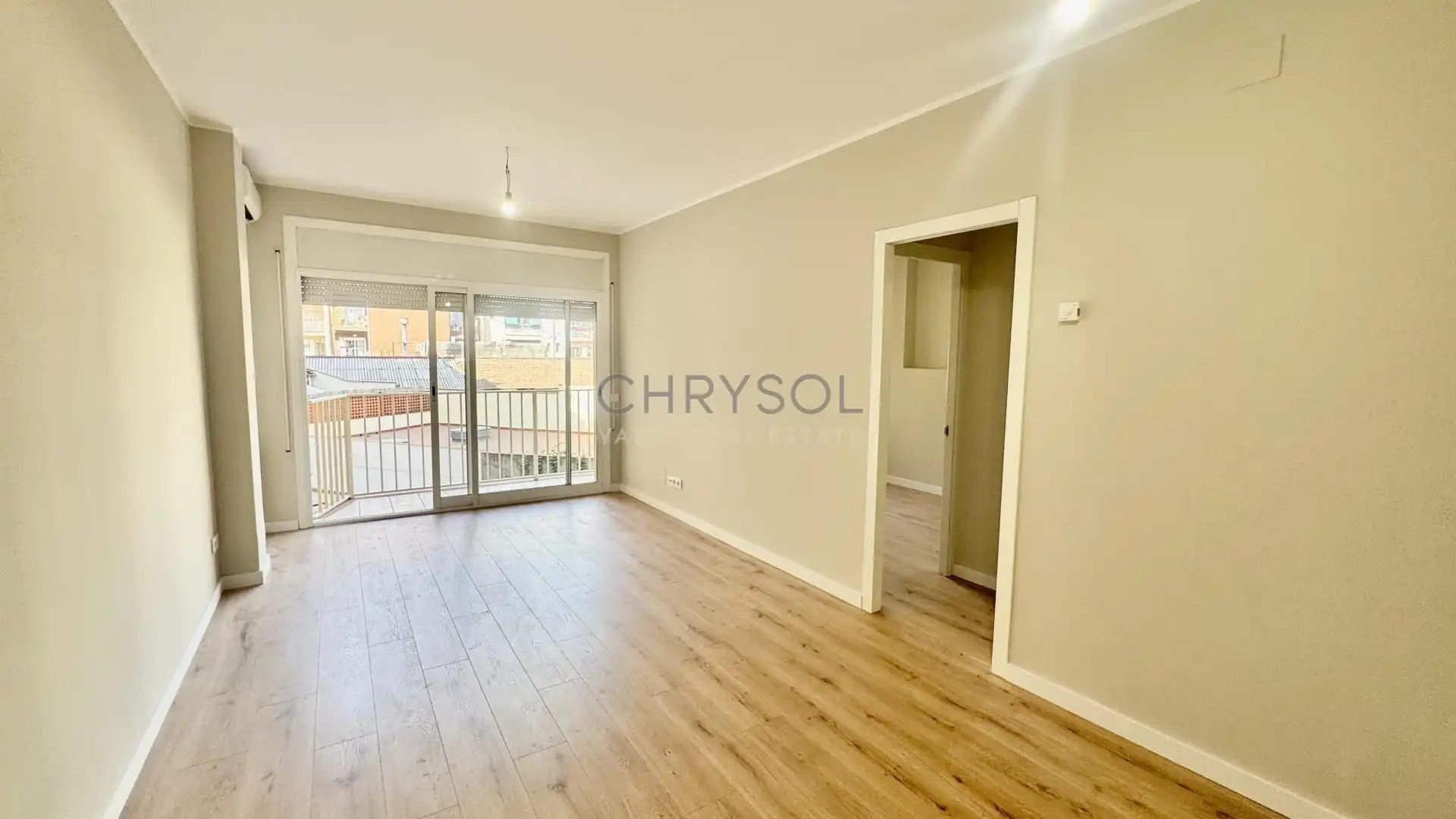 Living room of Flat for sale in  Barcelona Capital  with Air Conditioner, Parquet flooring and Balcony