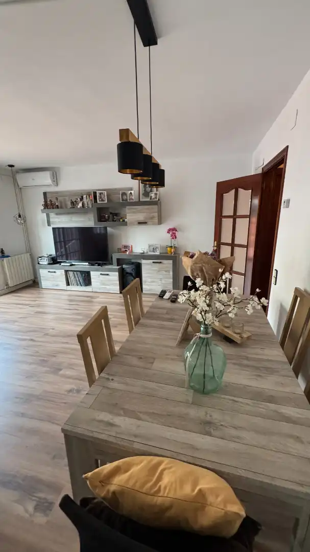 Sala d'estar de Casa adosada en venda en Ripollet amb Aire condicionat, Calefacció i Parquet