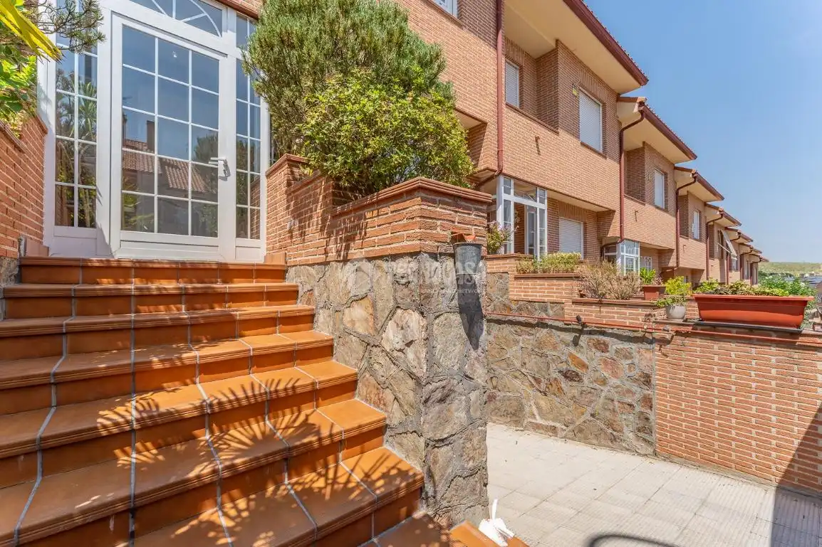 Vista exterior de Casa adosada de alquiler en Algete con Aire acondicionado, Calefacción y Jardín privado