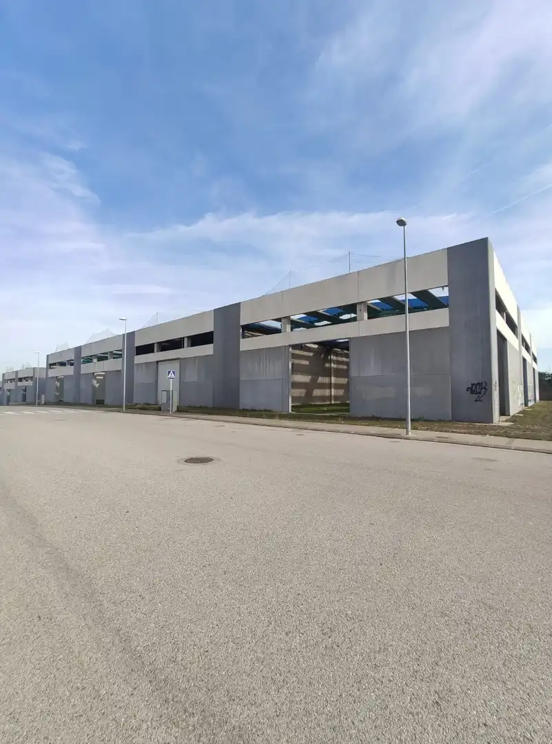 Nau industrial en venda a Santa Coloma de Farners