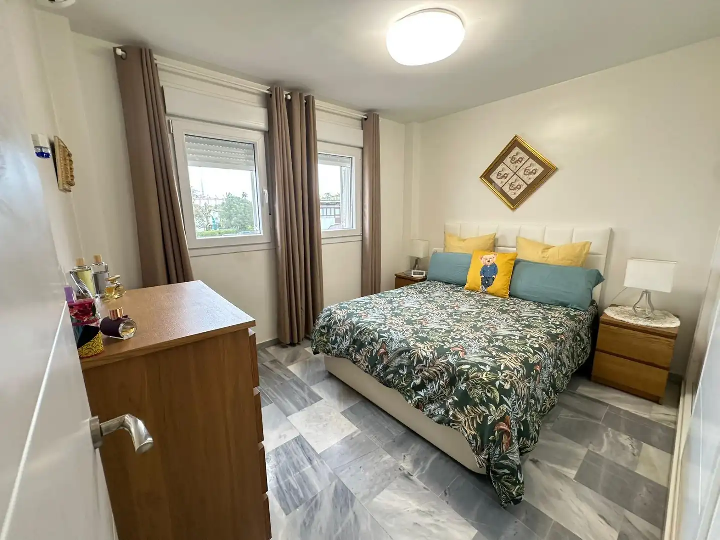 Schlafzimmer von Einfamilien-Reihenhaus zum Verkauf in Los Barrios mit Klimaanlage, Heizung und Privatgarten