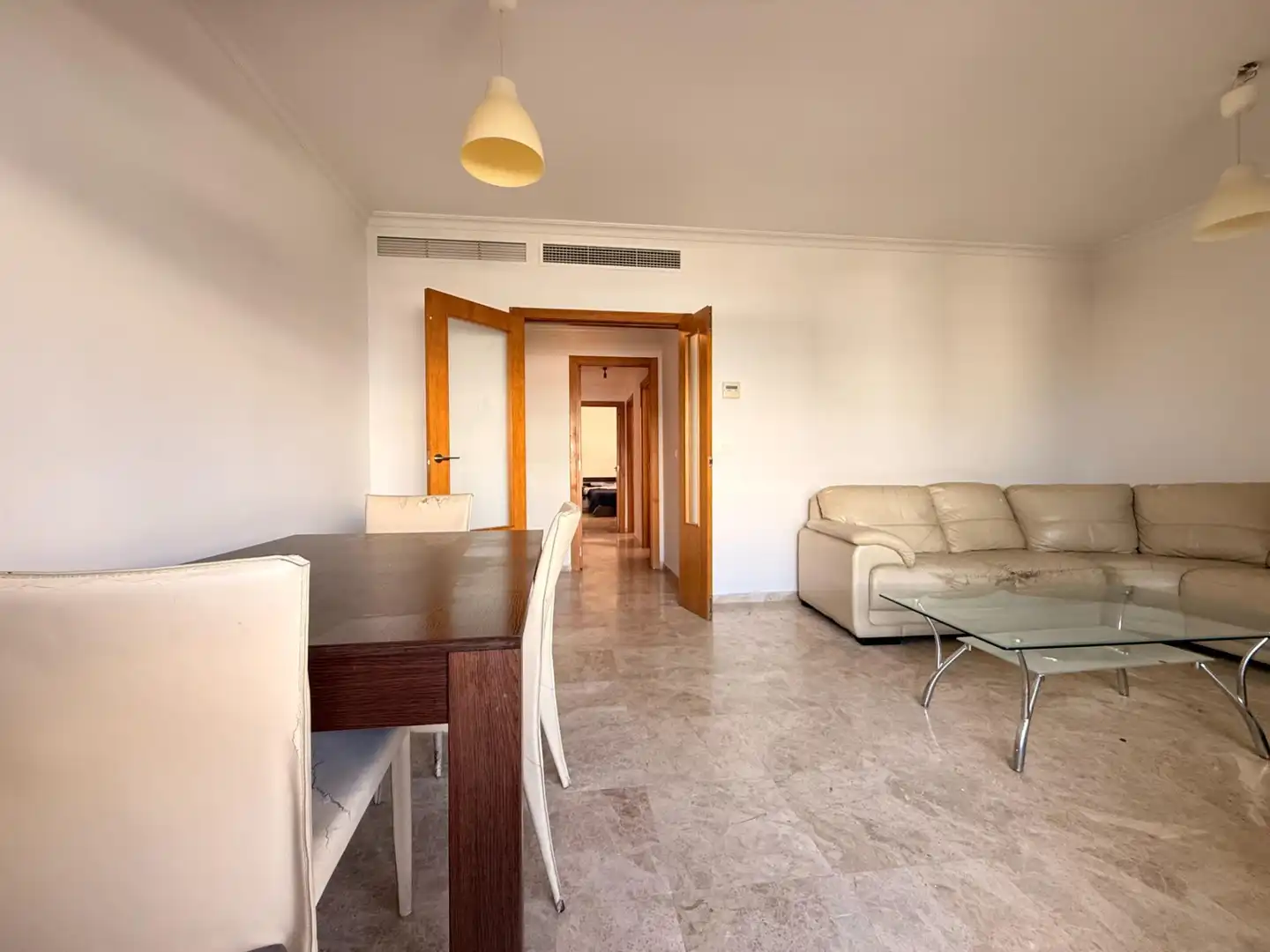 Sala de estar de Piso en venta en Mairena del Aljarafe con Piscina comunitaria