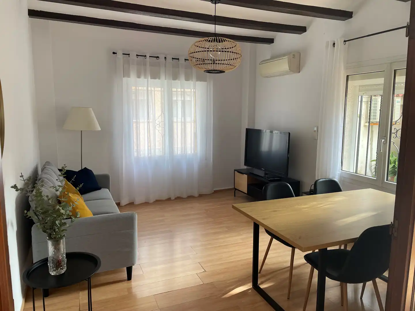 Einfamilien-Reihenhaus zur Miete in Carrer Mossèn Jacint Verdaguer, Centre