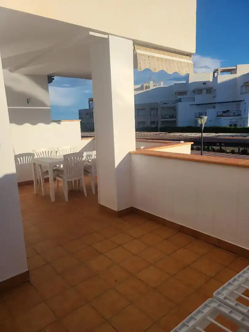 Terrasse von Wohnungen zur Miete in Vera mit Klimaanlage, Schwimmbad und Möbliert