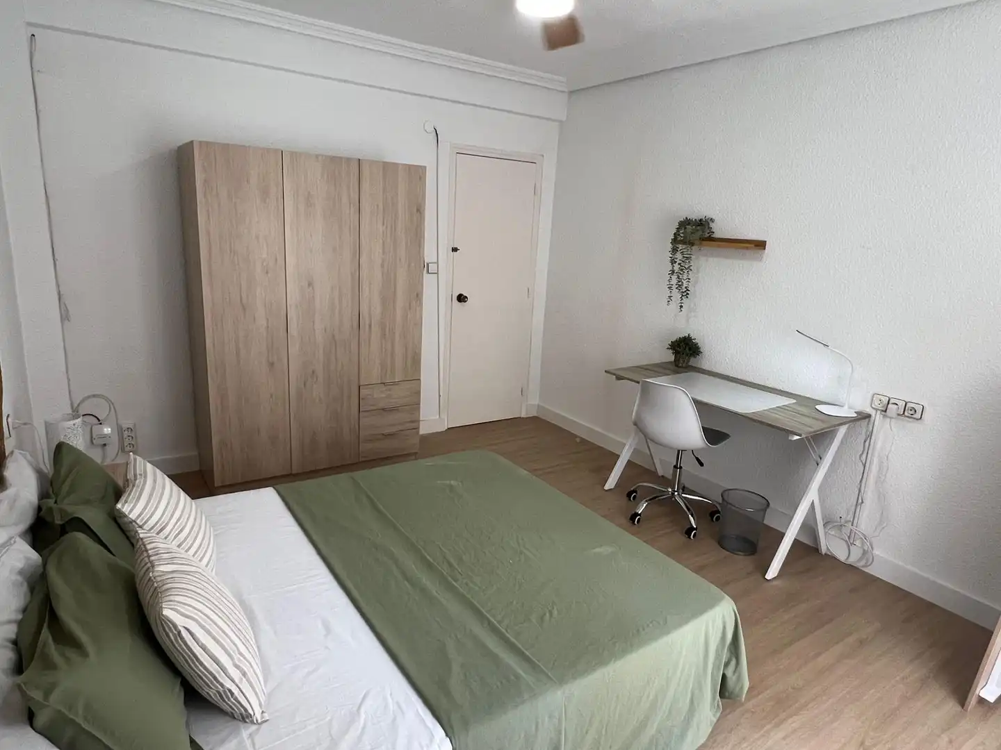 Flat for rent in Calle TORRES QUEVEDO, 51, Plaza Crevillente - Antiguos Juzgados - El Asilo