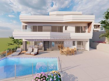Detached house with pool for sale in Orihuela Costa