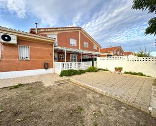 Vista exterior de Casa o xalet en venda en Pozo de Guadalajara amb Calefacció, Jardí privat i Traster