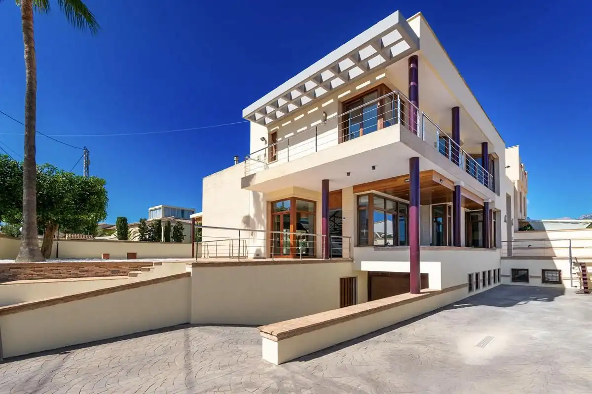 Vista exterior de Casa o chalet en venta en L'Alfàs del Pi con Aire acondicionado, Jardín privado y Terraza