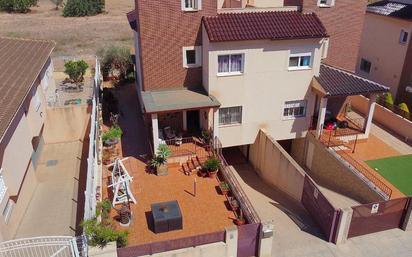 Jardí de Casa adosada en venda en Cartagena amb Aire condicionat, Terrassa i Balcó