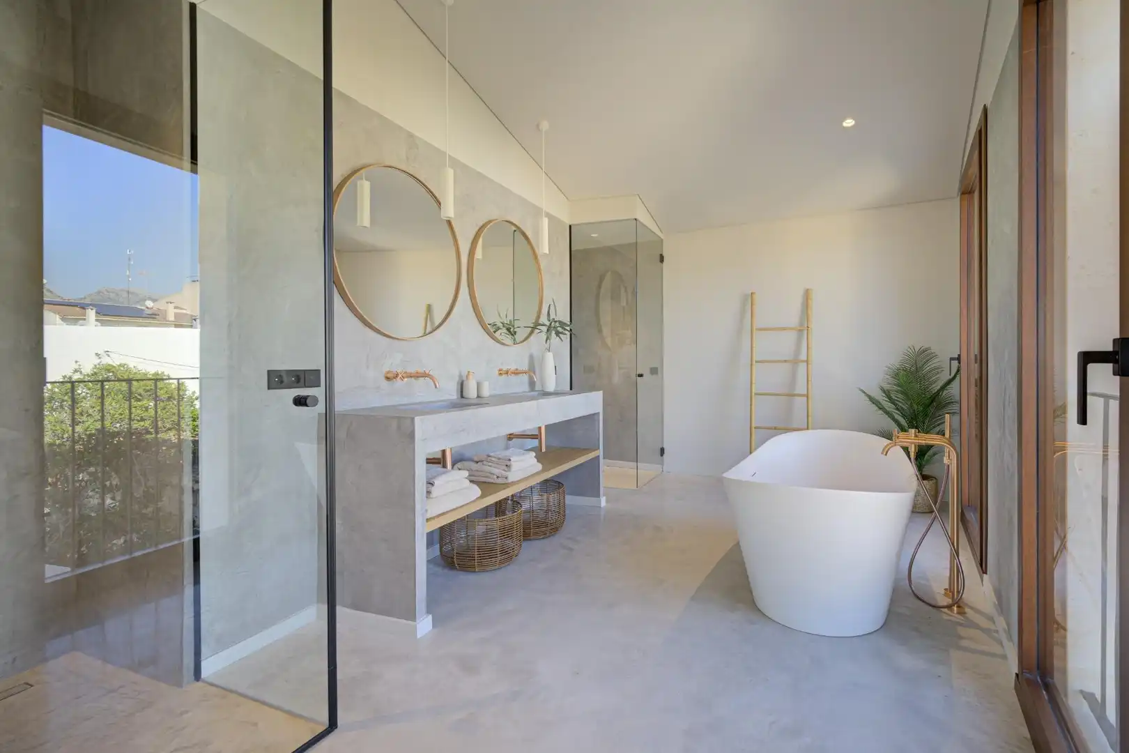 Bathroom of Houses for sale in Campanet  with Air Conditioner, Heating and Furnished