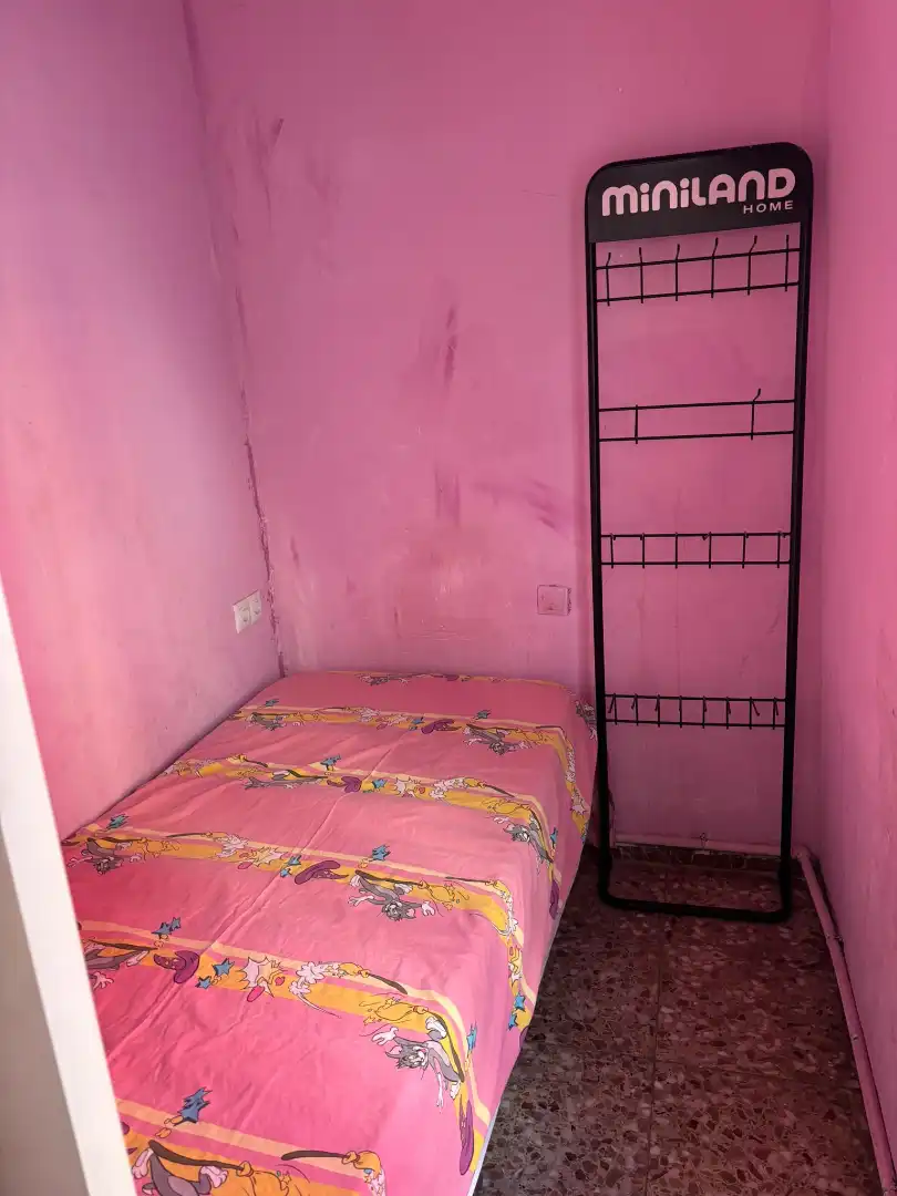 Schlafzimmer von Wohnung zum Verkauf in Sagunto / Sagunt mit Möbliert und Waschmaschine