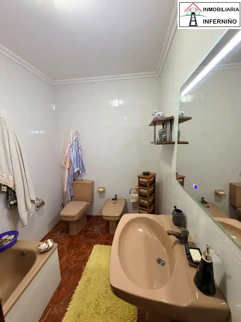 Bathroom of Flat for sale in A Malata - Catabois - Ciudad Jardín
