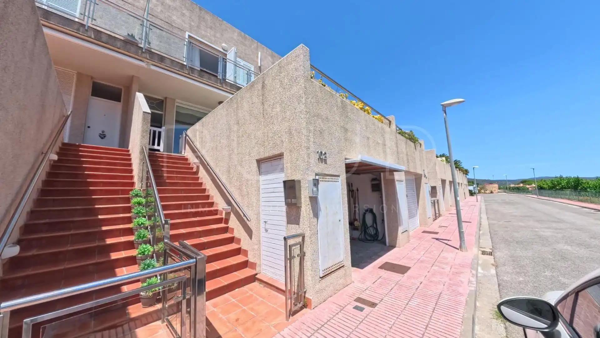 Außenansicht von Einfamilien-Reihenhaus zur Miete in Sant Feliu de Guíxols mit Klimaanlage, Heizung und Privatgarten
