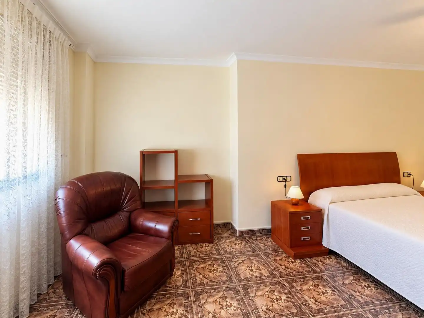Habitación de Casa o chalet de alquiler en Rafelbuñol / Rafelbunyol, Valencia