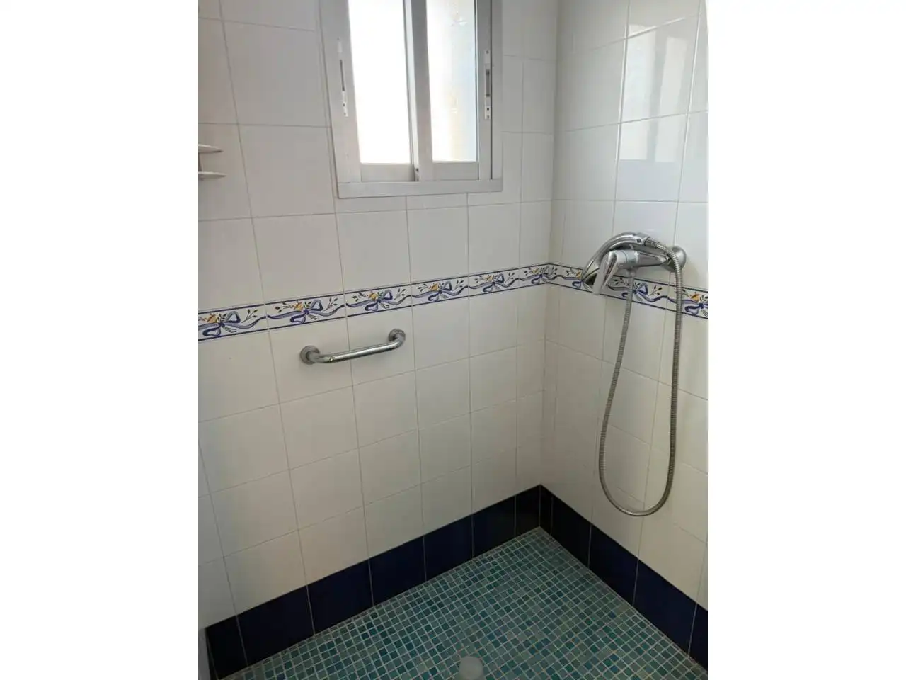 Baño de Casa o chalet en venta en Carmona con Aire acondicionado, Calefacción y Jardín privado