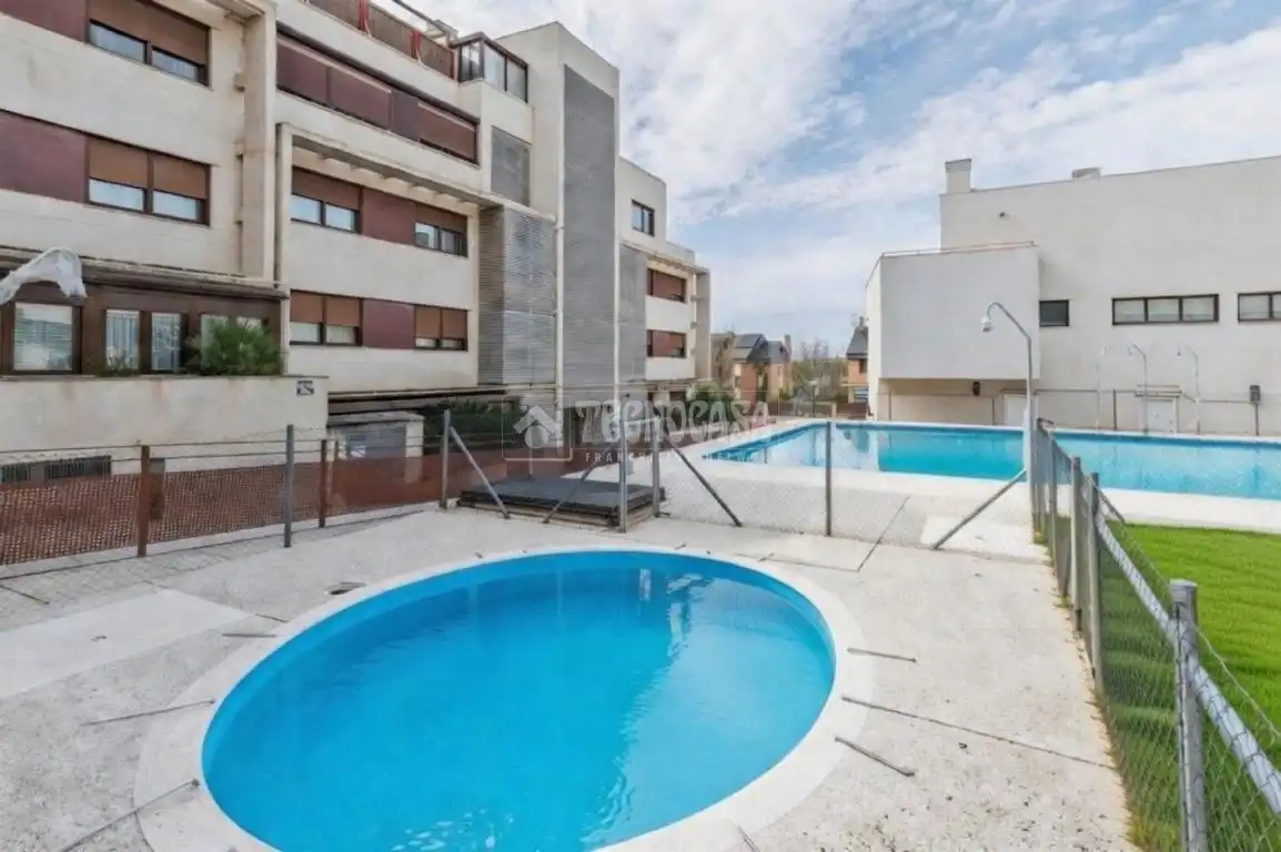 Schwimmbecken von Wohnung zum Verkauf in Arroyomolinos (Madrid) mit Klimaanlage, Heizung und Parkett