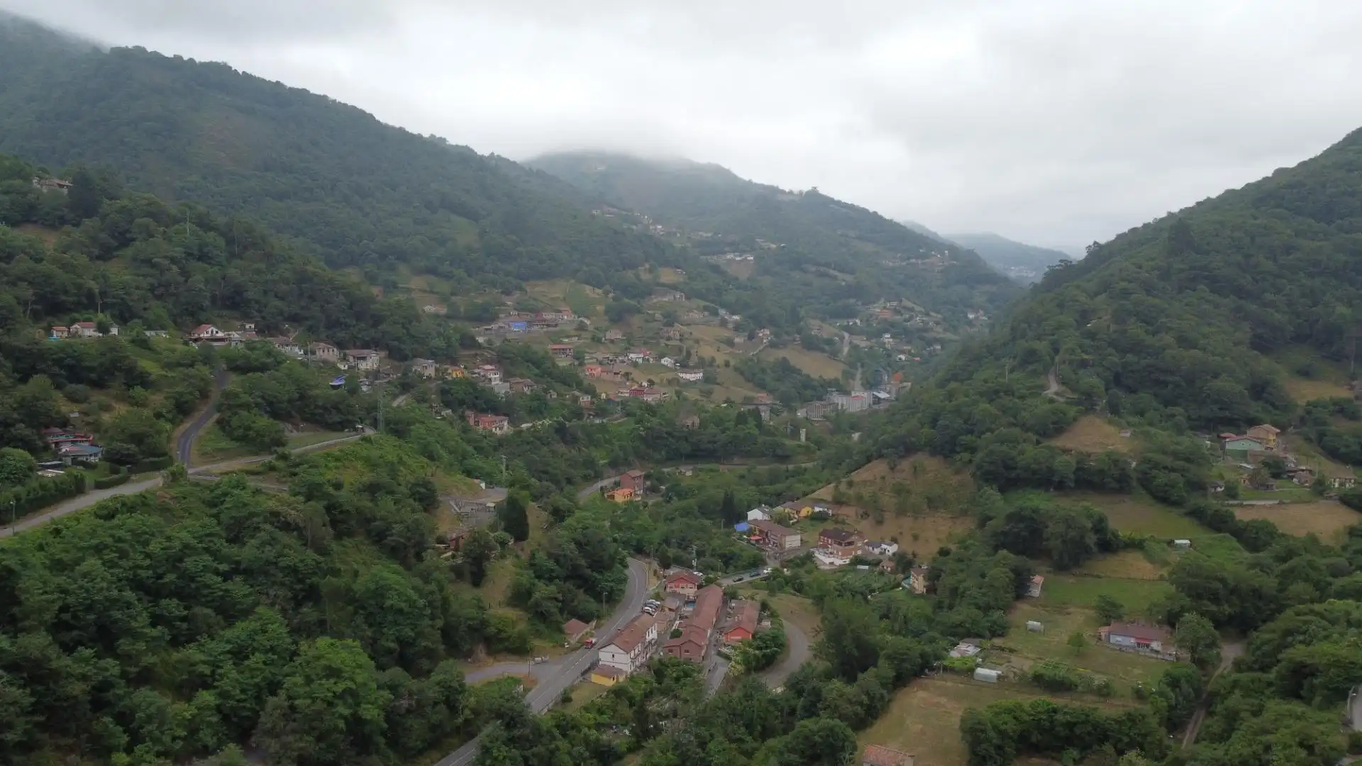 Vista exterior de Casa adosada en venta en Mieres (Asturias)