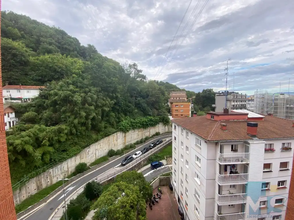 Vista exterior de Pis en venda en Donostia - San Sebastián 