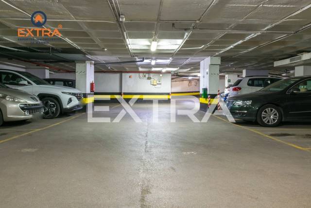 Garaje en Venta en Avenida Burgos en Costillares