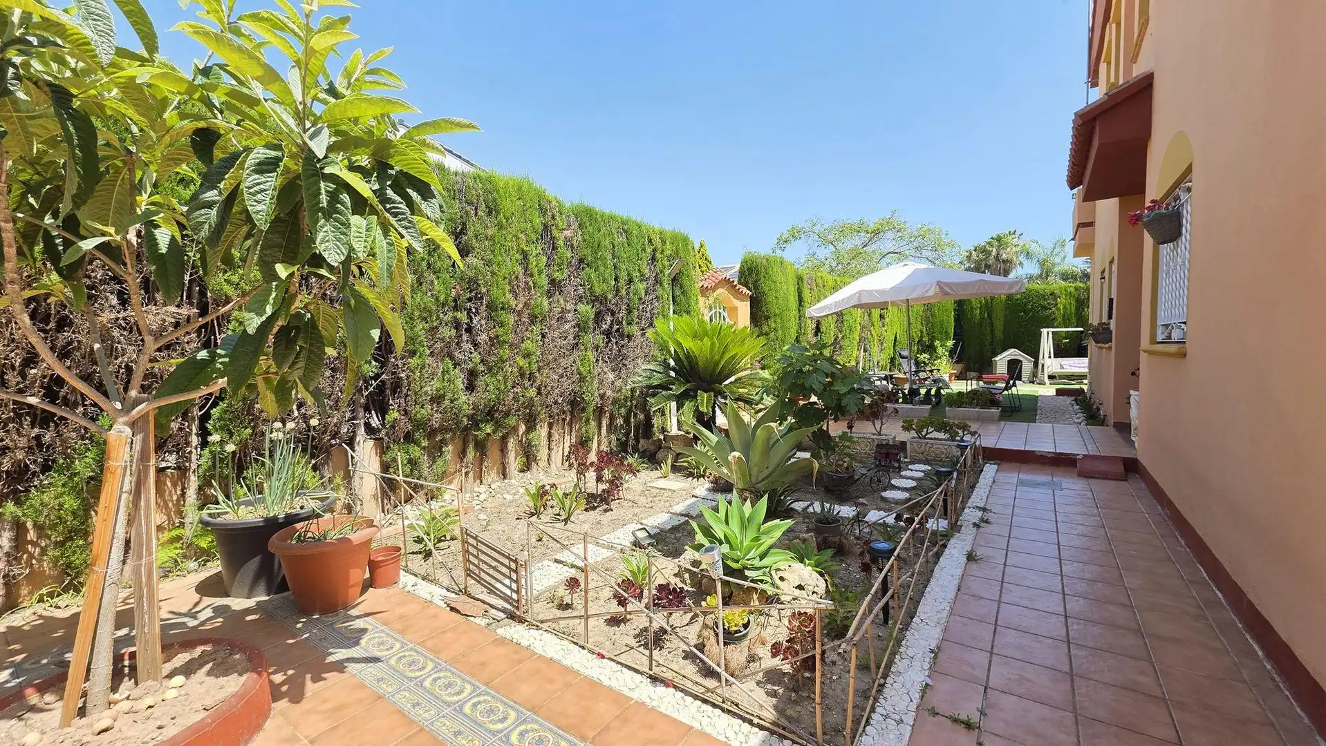 Garten von Haus oder Chalet zum Verkauf in Gandia mit Privatgarten, Terrasse und Balkon
