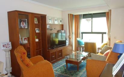 Living room of Flat to rent in  Madrid Capital  with Air Conditioner, Terrace and Balcony