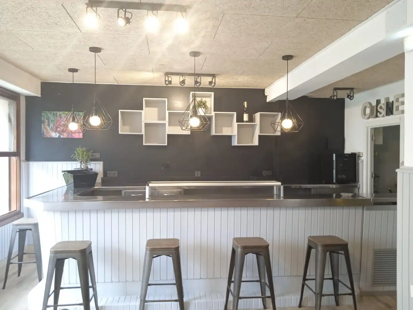 Local de lloguer a Gaztelu, Intxaurrondo